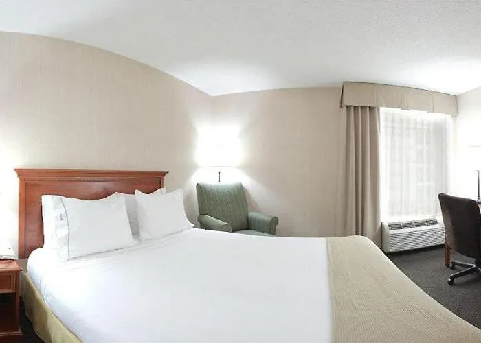 Express & Chicago-midway Airport By Ihg