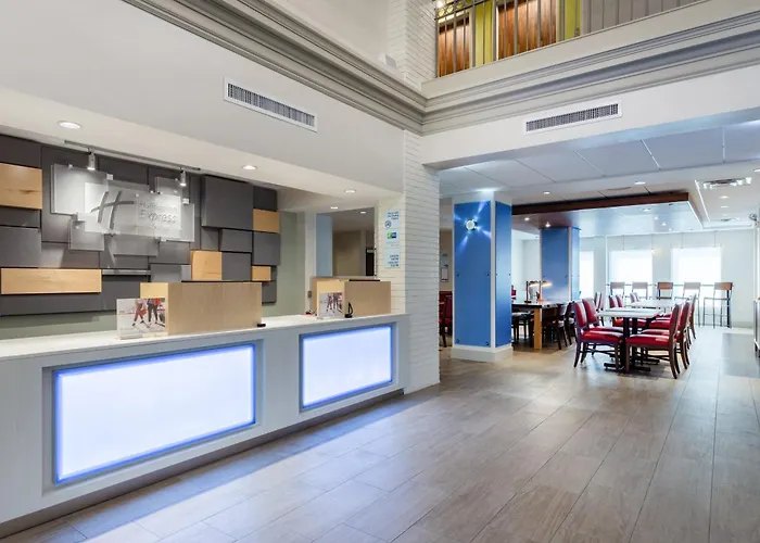 Отель Express & Chicago-midway Airport By Ihg Bedford Park