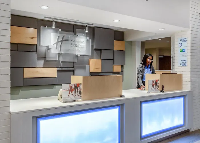 Отель Express & Chicago-midway Airport By Ihg Bedford Park