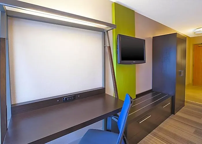 Hotel Express & Chicago-midway Airport By Ihg Bedford Park
