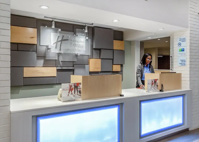 Express & Chicago-midway Airport By Ihg 2*