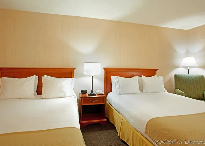 Отель Express & Chicago-midway Airport By Ihg