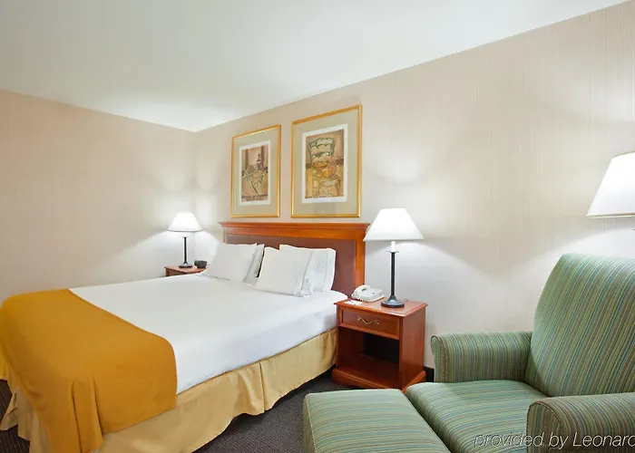 Express & Chicago-midway Airport By Ihg 2*