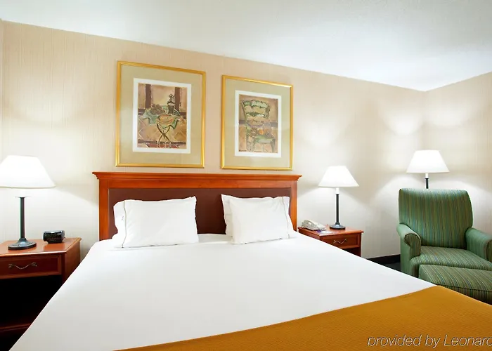 Express & Chicago-midway Airport By Ihg Hotel