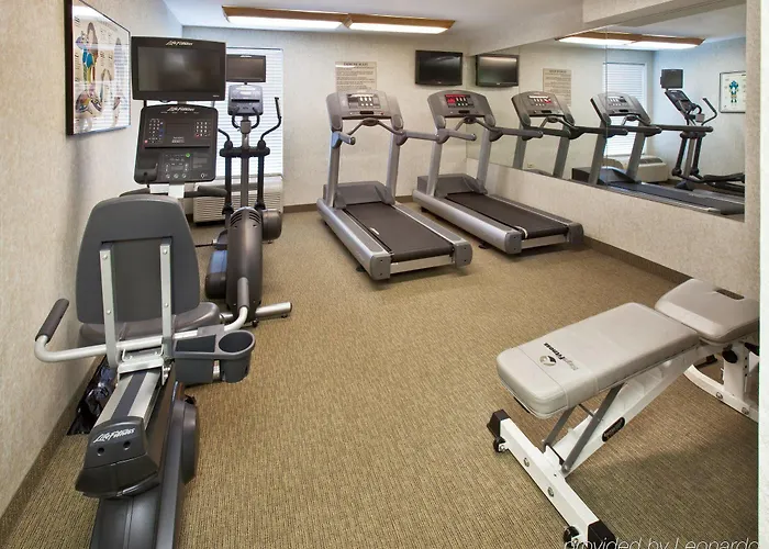Express & Chicago-midway Airport By Ihg Отель Bedford Park