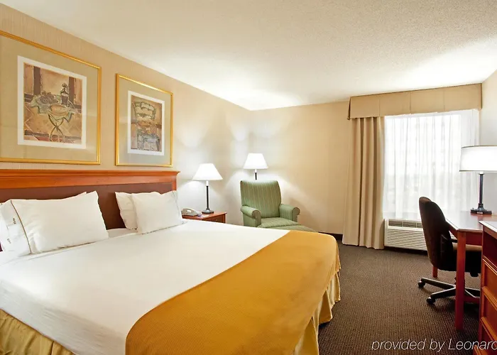 Express & Chicago-midway Airport By Ihg Hotel Bedford Park