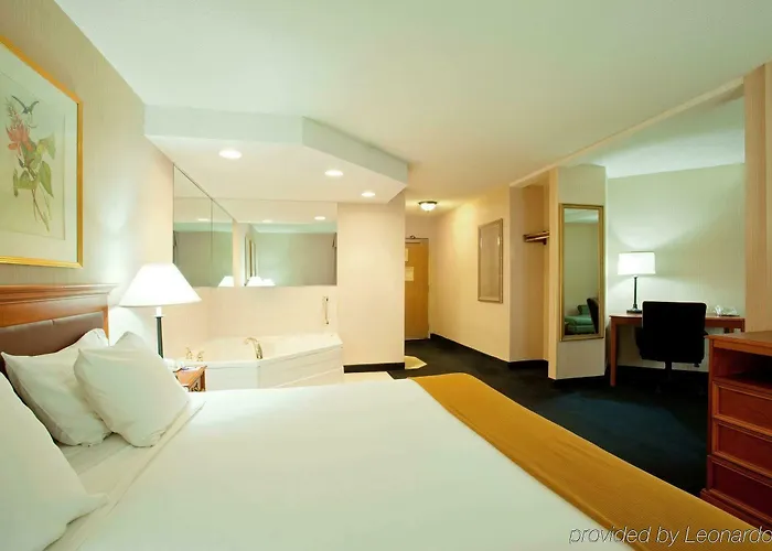 Express & Chicago-midway Airport By Ihg Hotel Bedford Park